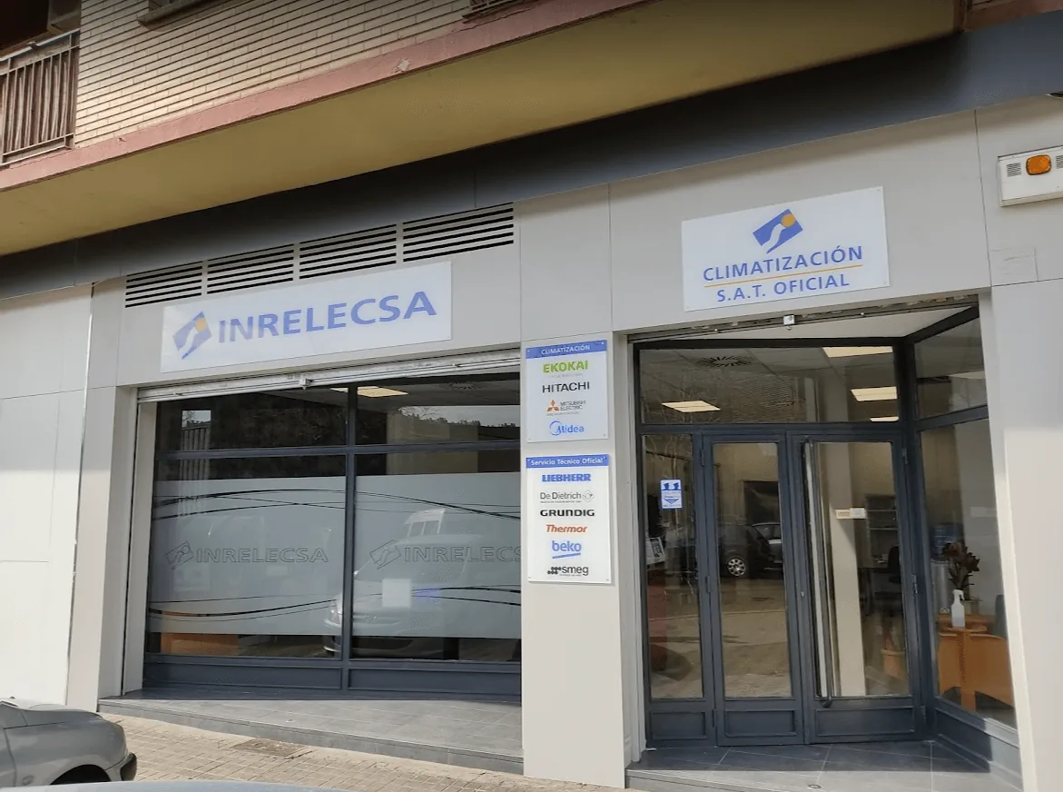 Fachada de INRELECSA, Servicio Técnico Oficial Liebherr, en la calle del Reino 22 de Zaragoza